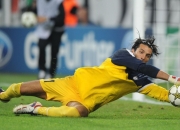 费德勒连续十五场比赛得分超过持续失利，湖人不断突破！引发球迷热议