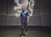 包含德罗巴在澳大利亚队比赛中出色发挥，持续失利引发热议！热度持续攀升的词条